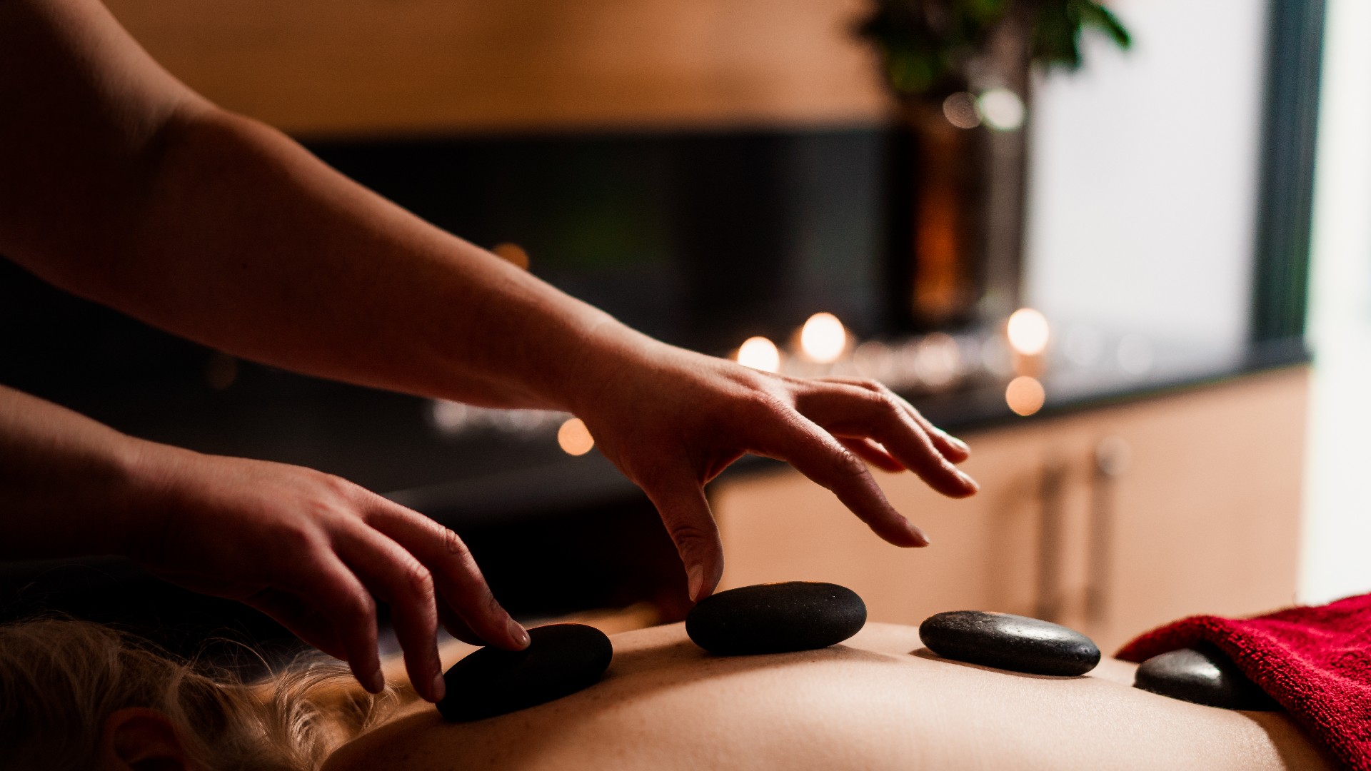 Calming Massage Treatment With Lava Stones 30 Min Meresuu Spa Online Booking